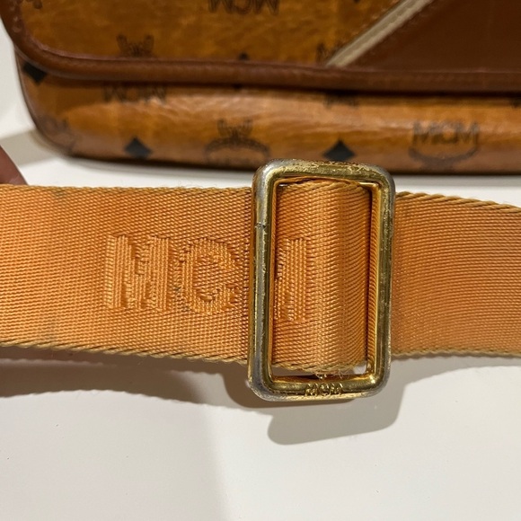 MCM COGNAC VISETOS MESSENGER BAG - Picture 4 of 16